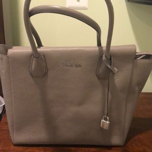 Michael Kors purse no tags but never used.